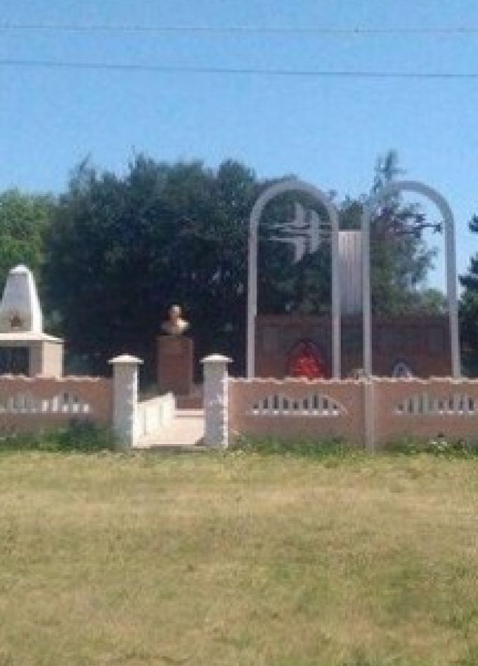 По местам воинских захоронений. Автобусно-пешеходная экскурсия