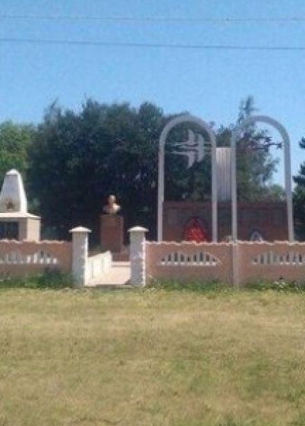 По местам воинских захоронений. Автобусно-пешеходная экскурсия