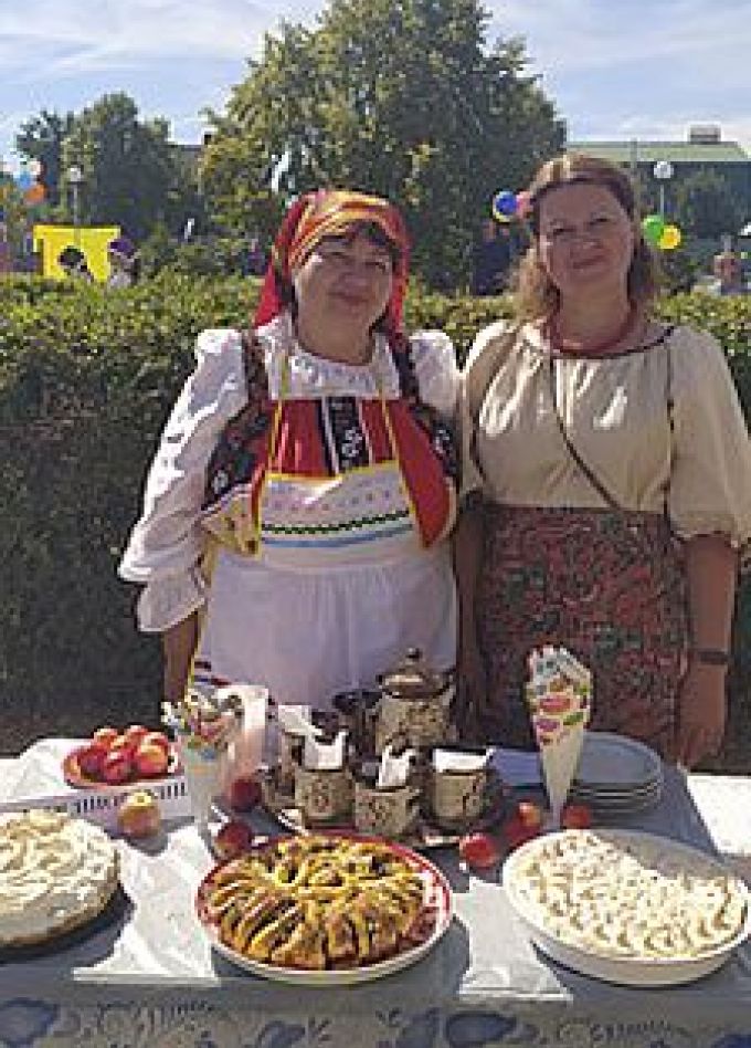 На Спас приглашаем в гости вас: Фольклорная программа