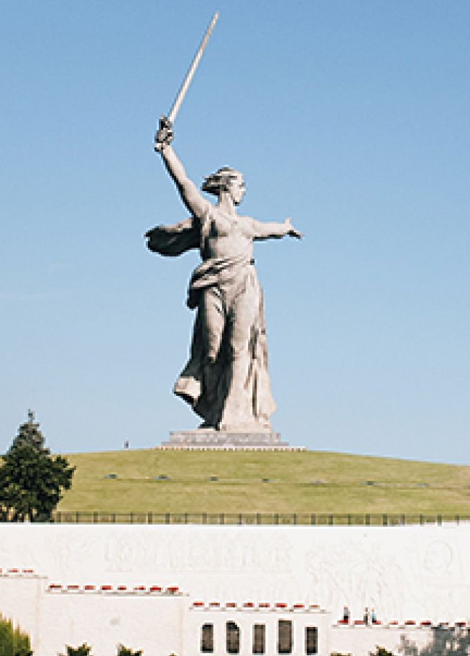 Женское лицо войны. Исторический час