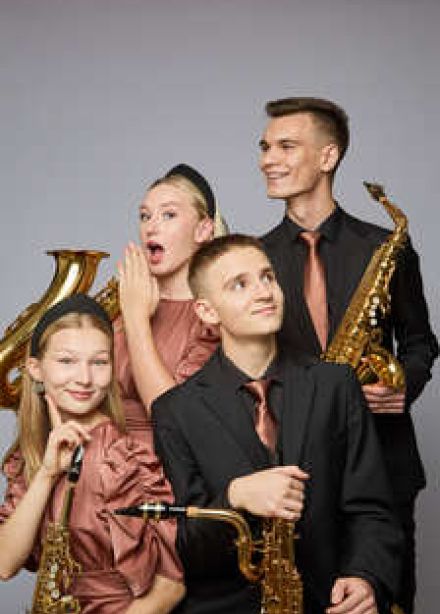 Когда часы двенадцать бьют