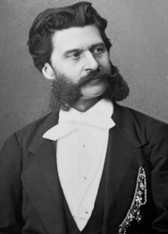 Бог, владеющий страстями